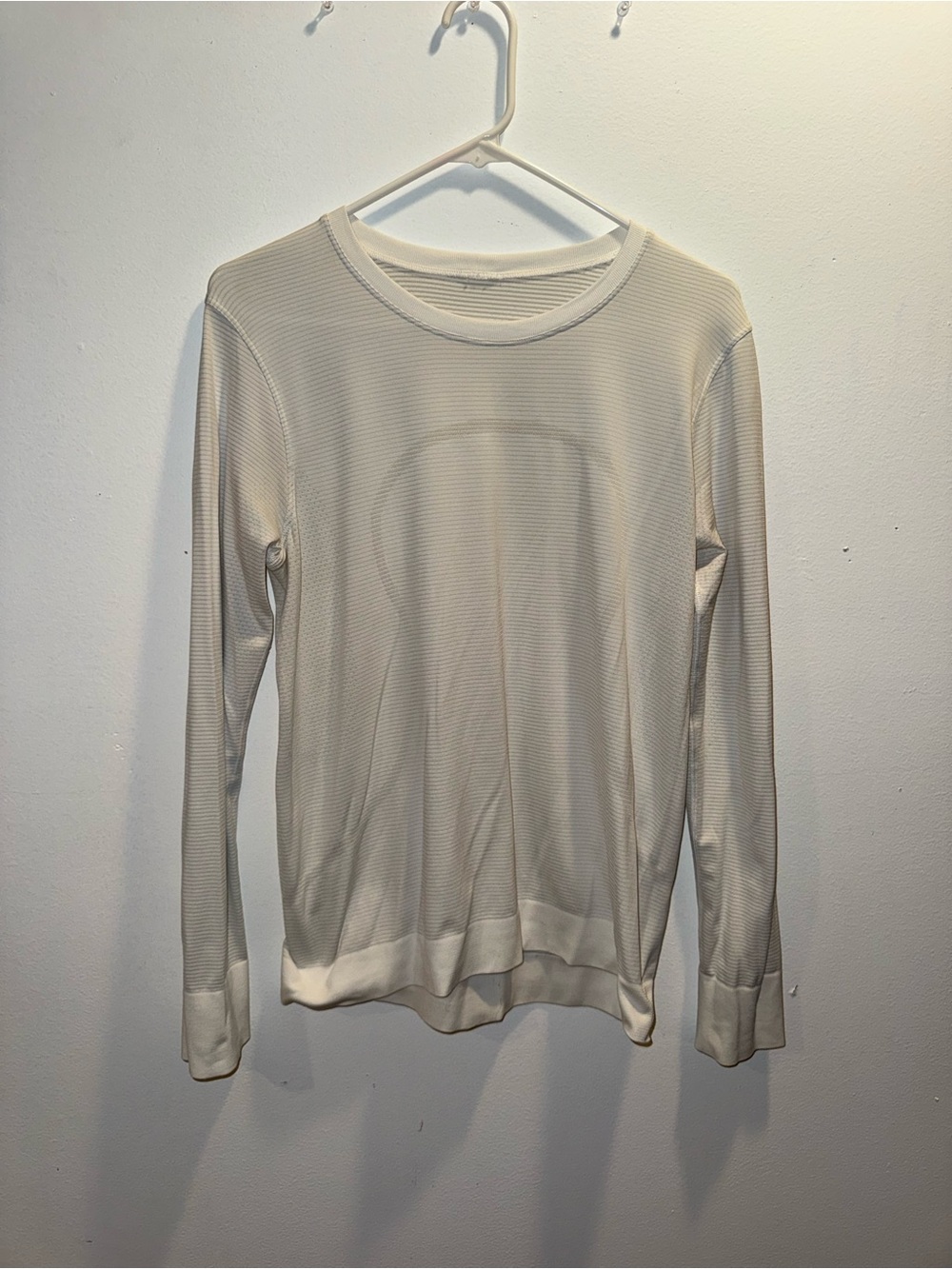 Lululemon White Loose Fit Swiftly Long Sleeve